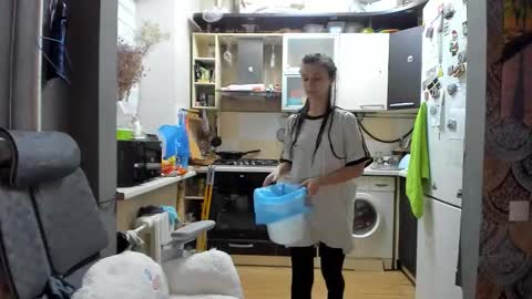 Nika online show from 12/15/25, 05:17