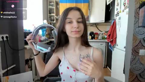 Snapshot of _nika_kik chatting on 04/21/26, 07:14 Nika online show from 04/21/26, 07:14