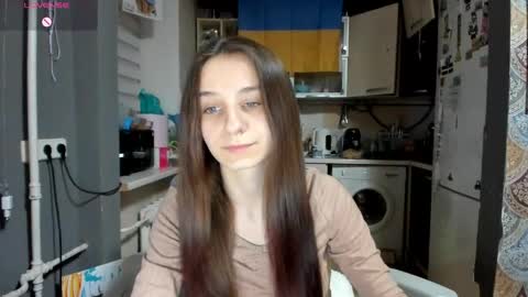 Snapshot of _nika_kik chatting on 04/26/26, 06:16 Nika online show from 04/26/26, 06:16