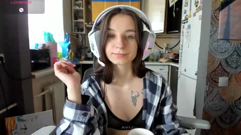 Snapshot of _nika_kik chatting on 04/27/26, 12:14 Nika online show from 04/27/26, 12:14