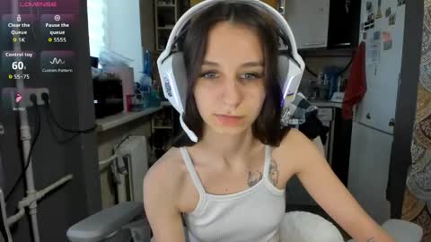 Snapshot of _nika_kik chatting on 05/14/26, 03:41 Nika online show from 05/14/26, 03:41