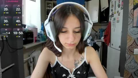 Snapshot of _nika_kik chatting on 05/15/26, 10:22 Nika online show from 05/15/26, 10:22