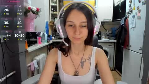 Snapshot of _nika_kik chatting on 05/31/26, 06:09 Nika online show from 05/31/26, 06:09