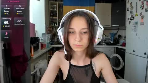Snapshot of _nika_kik chatting on 06/08/26, 03:01 Nika online show from 06/08/26, 03:01
