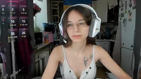 Snapshot of _nika_kik chatting on 06/26/26, 09:57 Nika online show from 06/26/26, 09:57