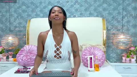 Snapshot of _ninafox_ chatting on 10/17/25, 02:08 ninafox online show from 10/17/25, 02:08
