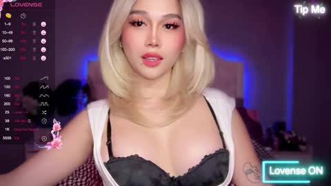 Snapshot of _nippleticklexxx chatting on 09/09/25, 10:31 Lily online show from 09/09/25, 10:31