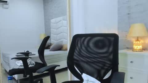 Noah Heyden online show from 01/24/25, 04:39