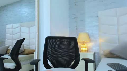 Noah Heyden online show from 01/27/25, 01:19