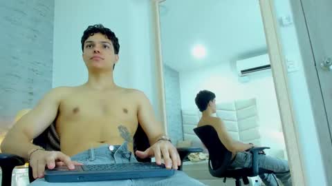 Noah Heyden online show from 02/01/25, 02:34