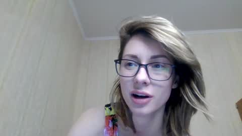 Snapshot of _number_1_ chatting on 12/24/24, 01:28 Number 1 online show from 12/24/24, 01:28