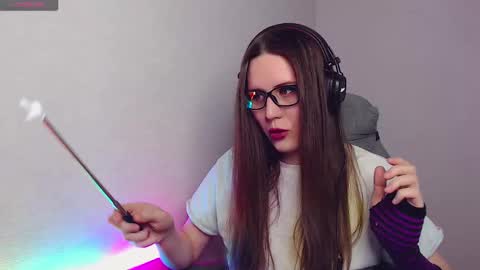 Tracy online show from 11/21/25, 11:09