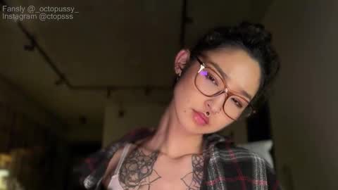 Mikayla online show from 03/31/26, 12:34