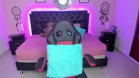 Olivia jones online show from 11/24/25, 11:54