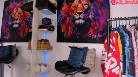 Kevin  online show from 10/28/25, 05:26