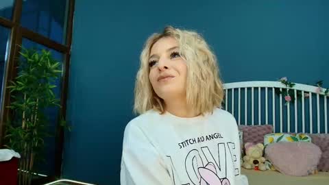 Alisa online show from 11/16/25, 05:13