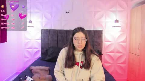 Snapshot of _paula_69 chatting on 12/18/25, 12:22 Pau online show from 12/18/25, 12:22