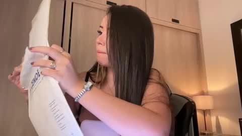 Snapshot of _paulah2 chatting on 09/11/25, 09:04 _paulah2 online show from 09/11/25, 09:04