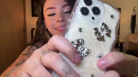 Snapshot of _paulah2 chatting on 09/17/25, 08:43 _paulah2 online show from 09/17/25, 08:43