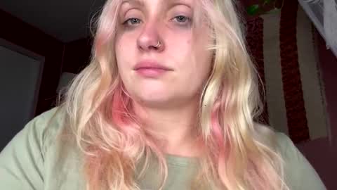 Snapshot of _peaceoutgirlscout_ chatting on 10/17/25, 04:37 _peaceoutgirlscout_ online show from 10/17/25, 04:37