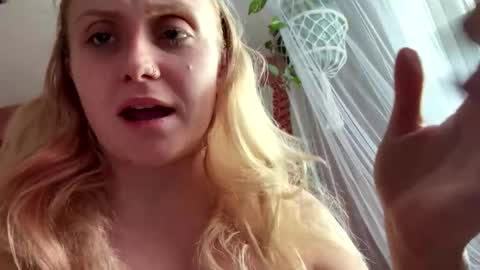 Snapshot of _peaceoutgirlscout_ chatting on 11/30/25, 09:19 _peaceoutgirlscout_ online show from 11/30/25, 09:19