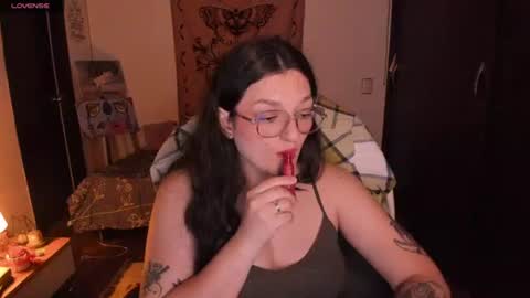 Snapshot of _peach__ chatting on 06/24/26, 02:54 violeta ig online show from 06/24/26, 02:54