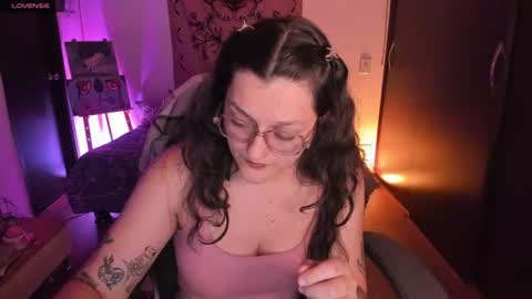 Snapshot of _peach__ chatting on 07/10/26, 04:39 violeta ig online show from 07/10/26, 04:39