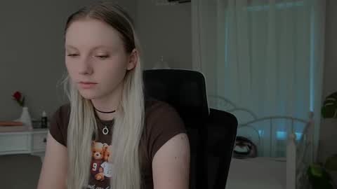 Viktoria online show from 10/31/25, 09:21