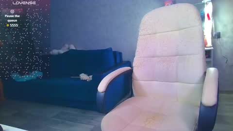 Snapshot of _pink__rabbit_ chatting on 06/02/26, 04:09 Ilona online show from 06/02/26, 04:09