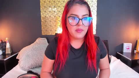 Snapshot of _poison_sweet chatting on 12/20/24, 10:11 Laura online show from 12/20/24, 10:11