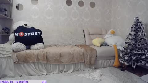 _pretty_fox_ online show from 12/09/24, 01:02