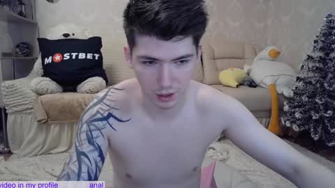 _pretty_fox_ online show from 12/12/24, 05:42