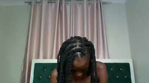 Snapshot of _pretty_savage chatting on 04/18/26, 08:31 savage online show from 04/18/26, 08:31