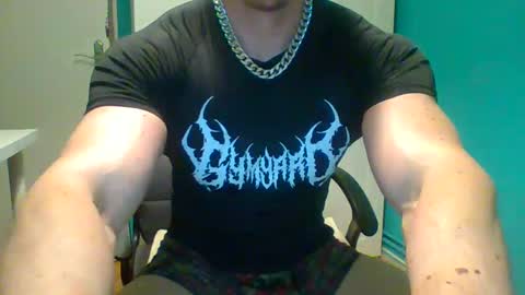 Snapshot of _r__o__b______ chatting on 03/10/25, 07:21 Demon Rob online show from 03/10/25, 07:21