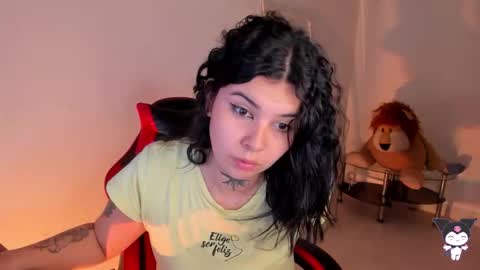 Snapshot of _rachell1 chatting on 10/27/25, 08:24 Stefany online show from 10/27/25, 08:24