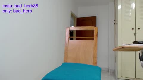 Alejandra  online show from 11/17/25, 11:10