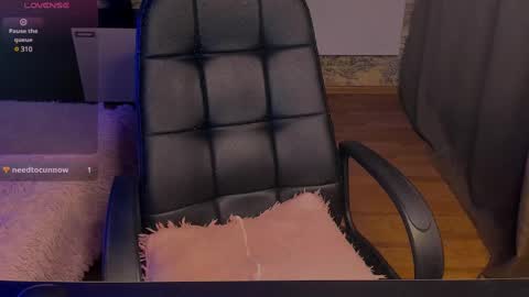 _red__fox__ online show from 12/04/24, 10:30