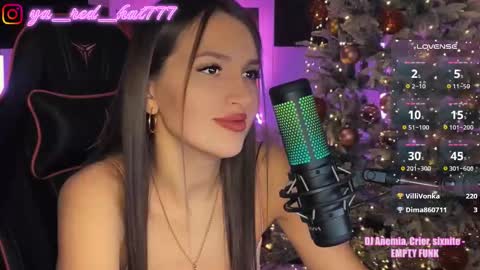 Snapshot of _red_hat_7 chatting on 11/24/25, 06:18 -RED HAT- online show from 11/24/25, 06:18