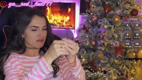 Snapshot of _red_hat_7 chatting on 12/17/25, 05:08 -RED HAT- online show from 12/17/25, 05:08