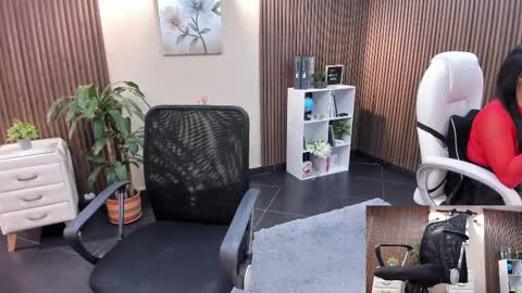 Snapshot of _redfoxxx_ chatting on 09/16/25, 07:15 You can tell me Mariana online show from 09/16/25, 07:15