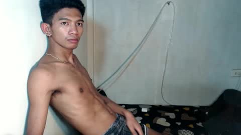 Snapshot of _rellvanxx chatting on 11/10/25, 12:20 _rellvanxx online show from 11/10/25, 12:20