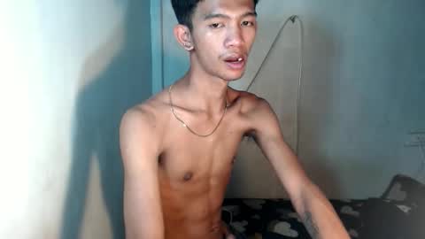 Snapshot of _rellvanxx chatting on 11/12/25, 12:55 _rellvanxx online show from 11/12/25, 12:55