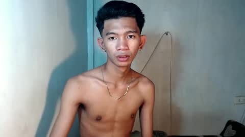 Snapshot of _rellvanxx chatting on 11/16/25, 04:40 _rellvanxx online show from 11/16/25, 04:40