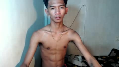 Snapshot of _rellvanxx chatting on 11/18/25, 10:09 _rellvanxx online show from 11/18/25, 10:09