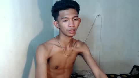 Snapshot of _rellvanxx chatting on 11/19/25, 09:48 _rellvanxx online show from 11/19/25, 09:48