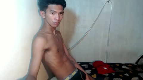 Snapshot of _rellvanxx chatting on 12/19/25, 12:39 _rellvanxx online show from 12/19/25, 12:39