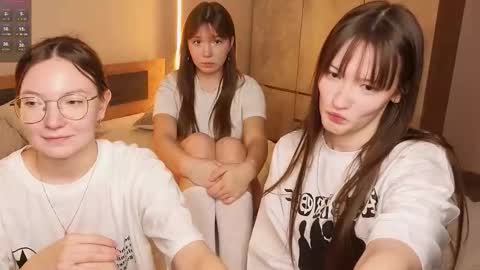 LISSAPVT IS OPEN online show from 11/23/25, 04:40