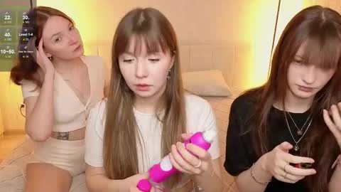 Snapshot of _reverse_gang_ chatting on 05/04/26, 03:46 LISSAPVT IS OPEN online show from 05/04/26, 03:46