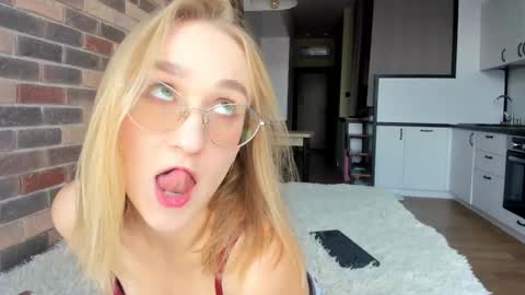 Snapshot of _ruby_kim chatting on 11/05/25, 10:48 Ruby online show from 11/05/25, 10:48