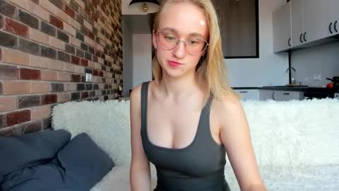 Snapshot of _ruby_kim chatting on 11/28/25, 09:45 Ruby online show from 11/28/25, 09:45